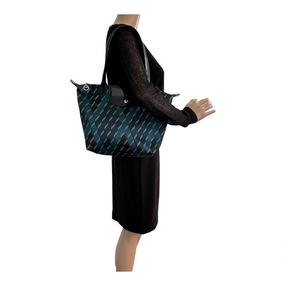 Longchamp Green and Black Tote with Foldable Design - Picture 2 of 14